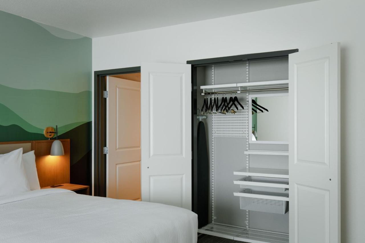 Towneplace Suites By Marriott Denver North Торнтон Экстерьер фото