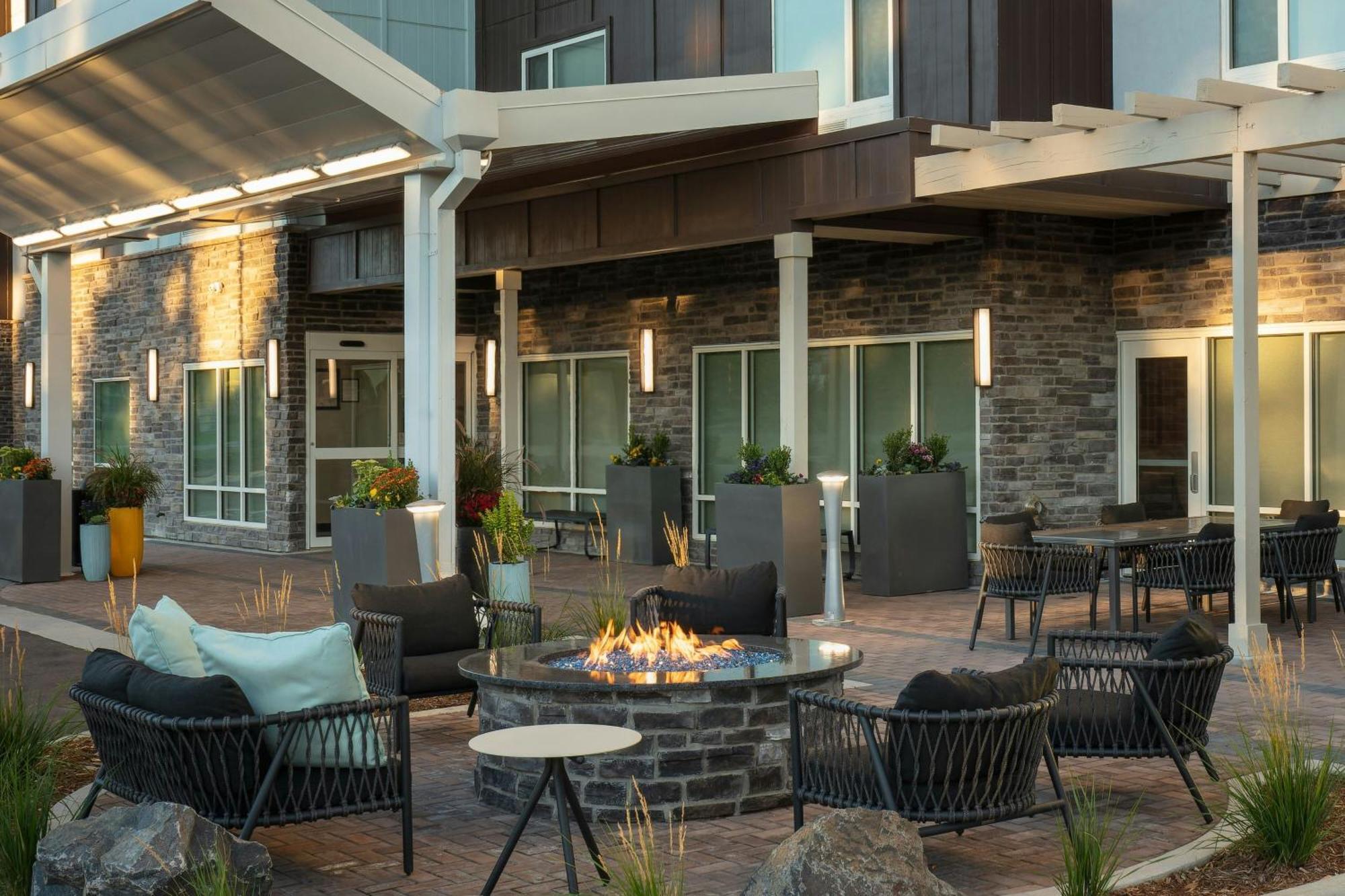 Towneplace Suites By Marriott Denver North Торнтон Экстерьер фото